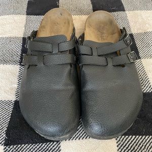 Birkenstock Birki’s clogs, black leather, size 38 (7.5/8 US)